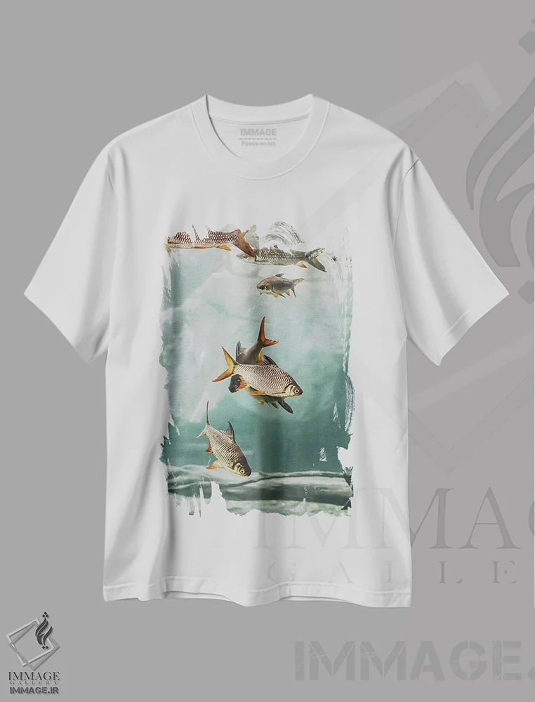 تیشرت سفید طرح دار ازدحام I، دکور ساحلی اثر مونیکا استریگل | فروشگاه ایماژ