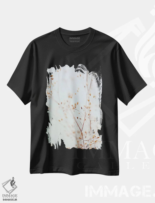 تیشرت مشکی طرح دار گل های وحشی، تزئینی اثر مونیکا استریگل | فروشگاه ایماژ
