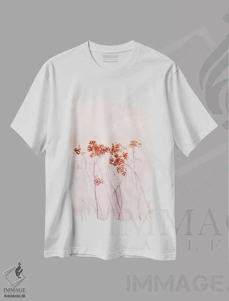 تیشرت سفید طرح دار گل های وحشی ایسلند Geo I، تزئینی اثر مونیکا استریگل | فروشگاه ایماژ