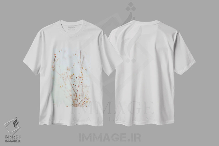 تیشرت سفید طرح دار گل های وحشی، تزئینی اثر مونیکا استریگل | immage.ir