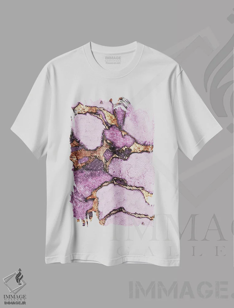 تیشرت سفید طرح دار سنگ قیمتی و طلا اثر مونیکا استریگل | فروشگاه ایماژ