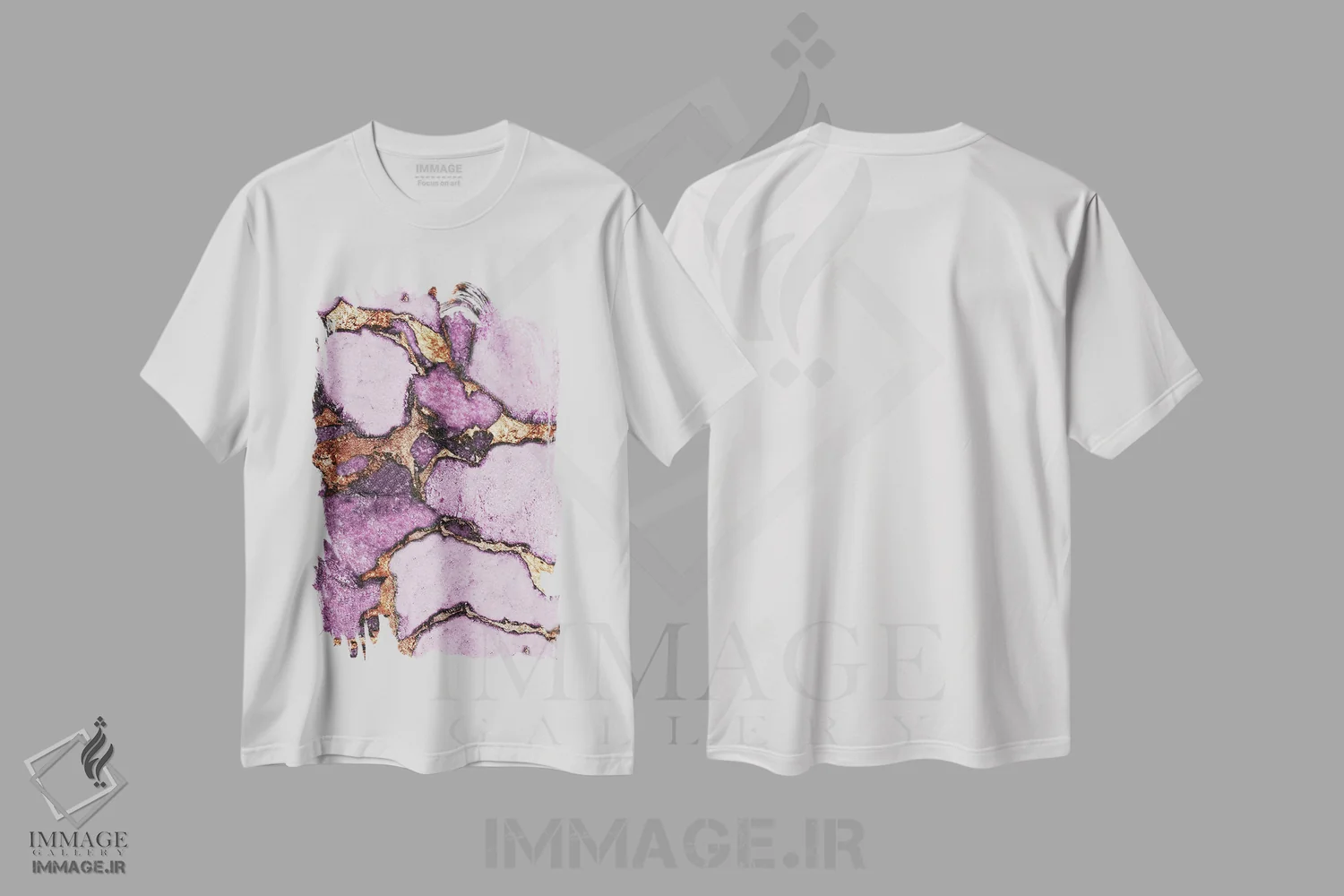 تیشرت سفید طرح دار سنگ قیمتی و طلا اثر مونیکا استریگل | فروشگاه ایماژ