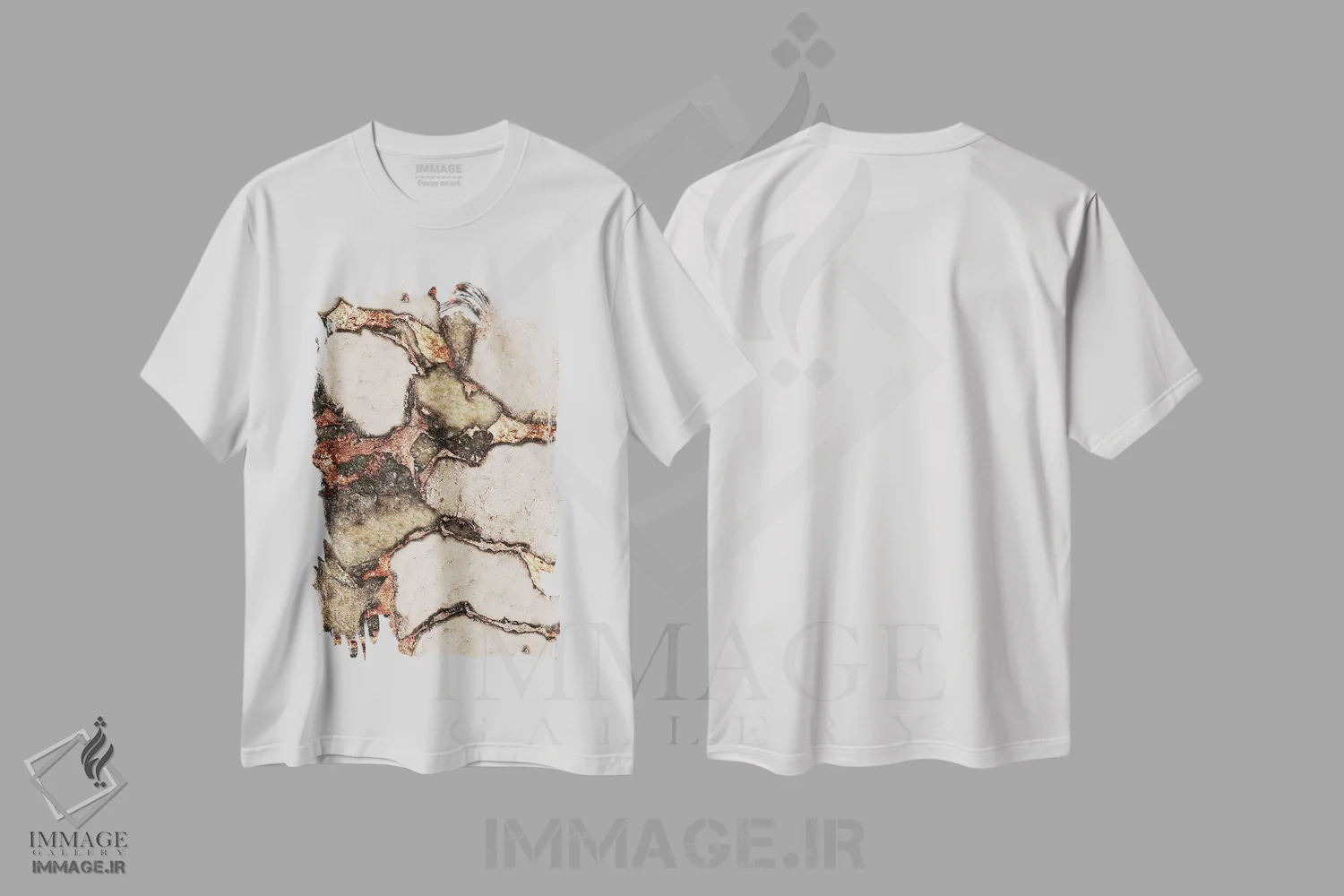 تیشرت سفید طرح دار سنگ قیمتی و طلا اثر مونیکا استریگل | فروشگاه ایماژ