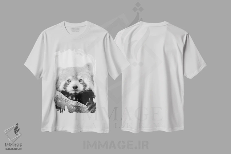 تیشرت سفید طرح دار پاندای قرمز کوچک، هنر تزئینی سیاه و سفید اثر مونیکا استریگل | فروشگاه ایماژ