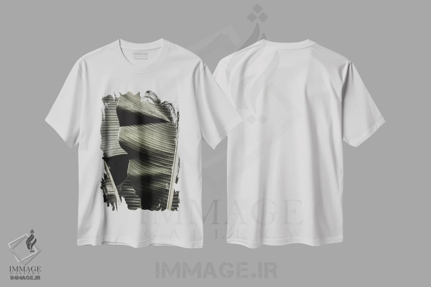 تیشرت سفید طرح دار برگ موز سبز، تزئینی اثر مونیکا استریگل | immage.ir