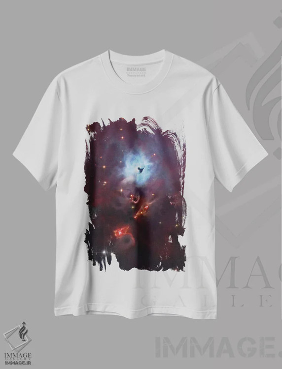 تیشرت سفید طرح دار سحابی نشری و بازتابی در شکارچیI، مدیوم اثر رابرت گندلر | فروشگاه ایماژ
