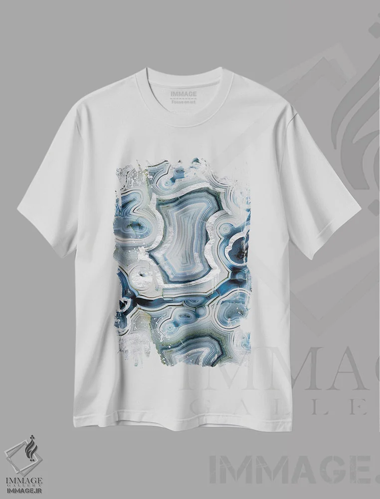 تیشرت سفید طرح دار ژئود یاقوت استرلینگ، دکور معاصر اثر فایو بای فایو کالکتیو | فروشگاه ایماژ