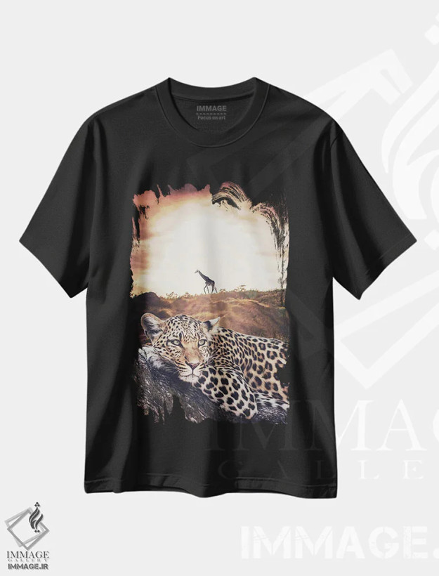 تیشرت مشکی طرح دار پلنگ خالدار و زرافه در سافاری حیات وحش، عکاسی ترکیبی اثر جن زد | فروشگاه ایماژ