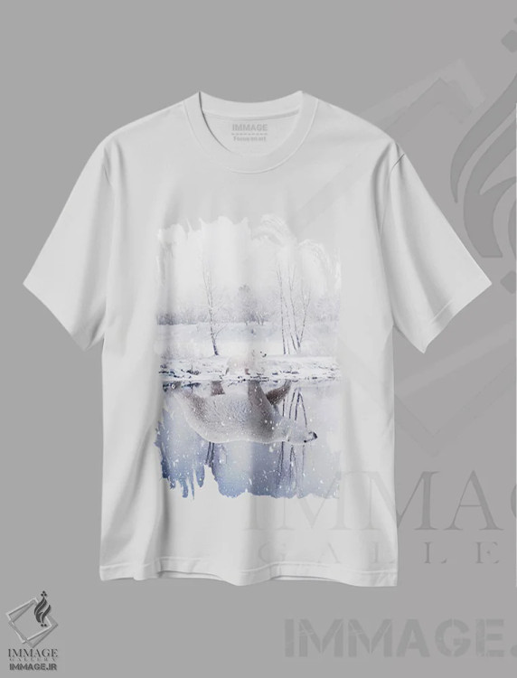 تیشرت سفید طرح دار خرس قطبی دوران کودکی و بازتاب رودخانه، عکاسی ترکیبی اثر جن زد | فروشگاه ایماژ