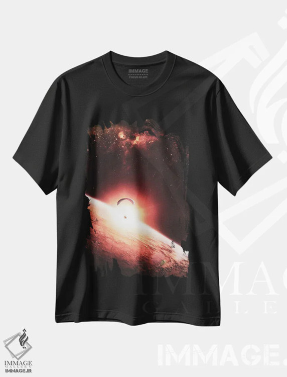 تیشرت مشکی طرح دار چترباز فضایی بر فراز سیاره مریخ، عکاسی ترکیبی اثر جن زد | فروشگاه ایماژ