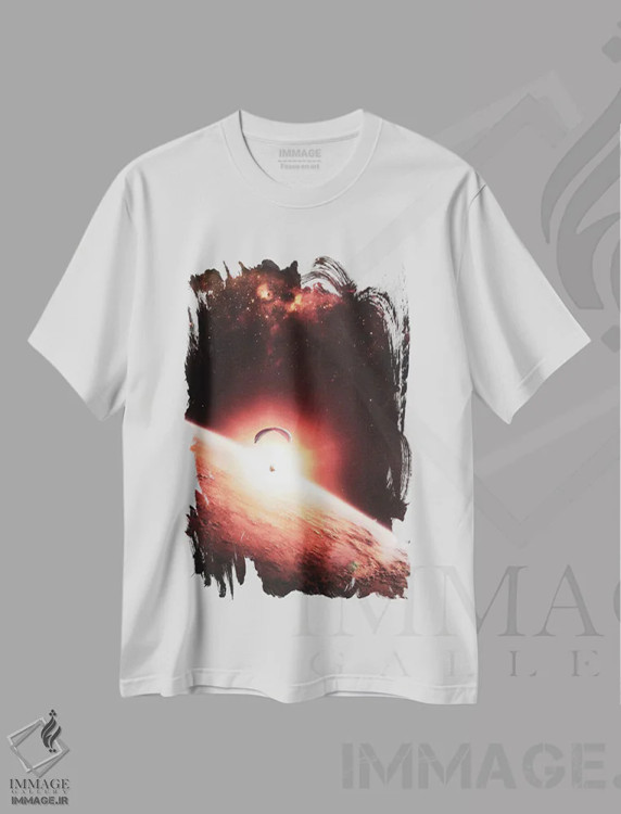 تیشرت سفید طرح دار چترباز فضایی بر فراز سیاره مریخ، عکاسی ترکیبی اثر جن زد | immage.ir