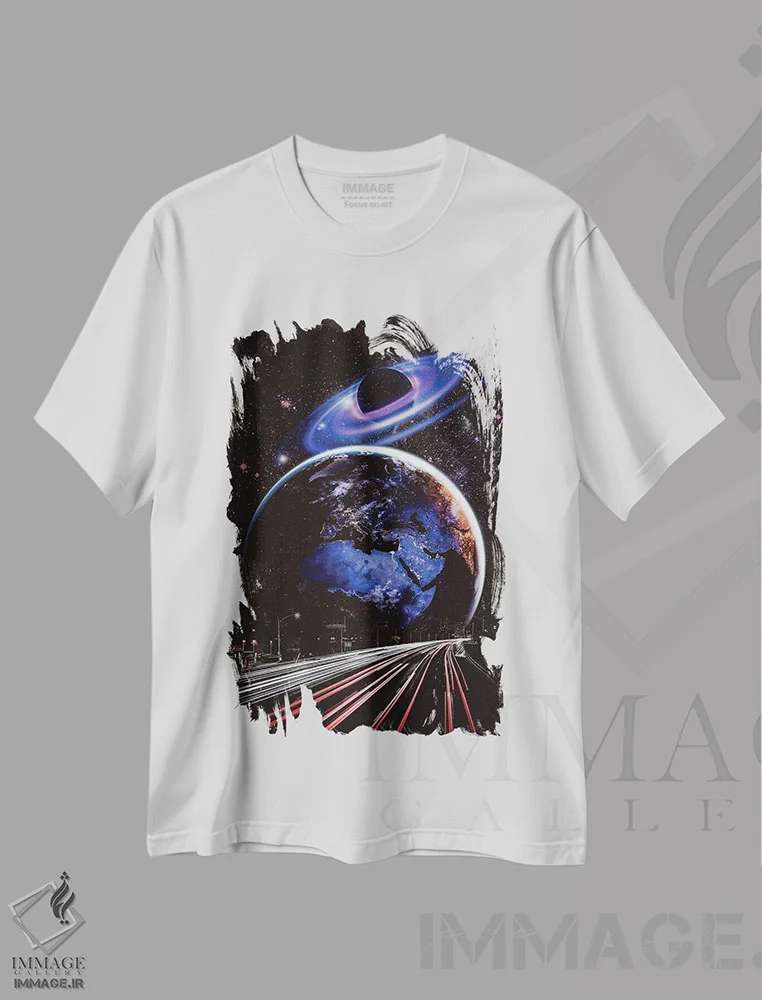 تیشرت سفید طرح دار نور سرعت به سوی جهان و سیاره زمین، عکاسی ترکیبی اثر جن زد | immage.ir