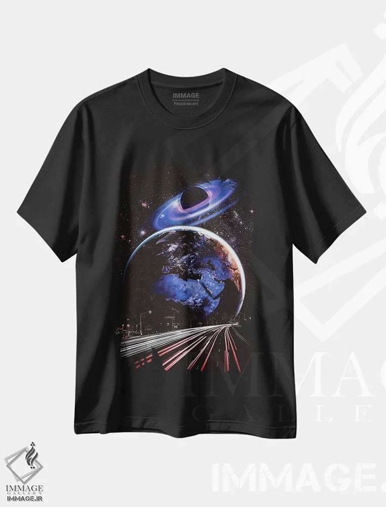 تیشرت مشکی طرح دار نور سرعت به سوی جهان و سیاره زمین، عکاسی ترکیبی اثر جن زد | فروشگاه ایماژ