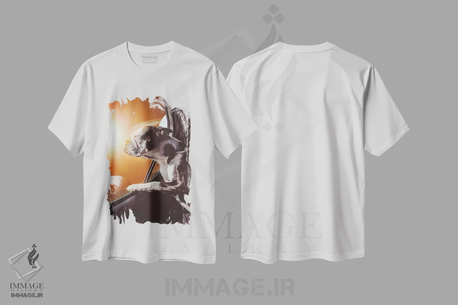 تیشرت سفید طرح دار سگ در ماشین در دنیای فضایی نارنجی، عکاسی ترکیبی اثر جن زد | immage.ir