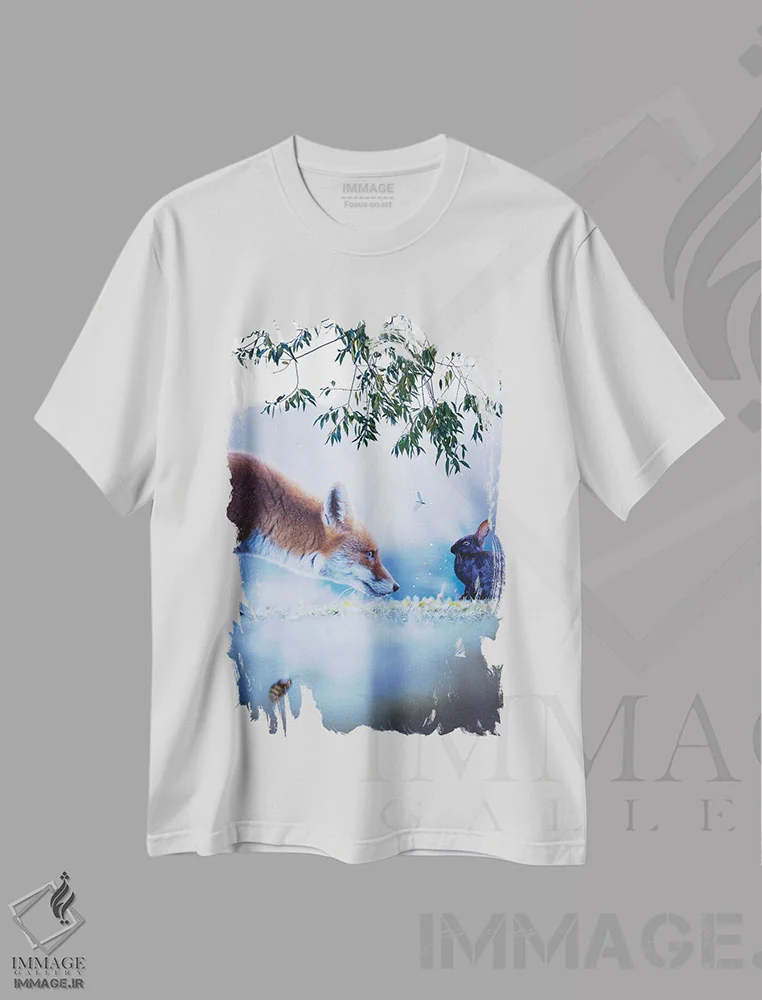 تیشرت سفید طرح دار روباه قرمز و خرگوش سیاه، عکاسی ترکیبی اثر جن زد | immage.ir