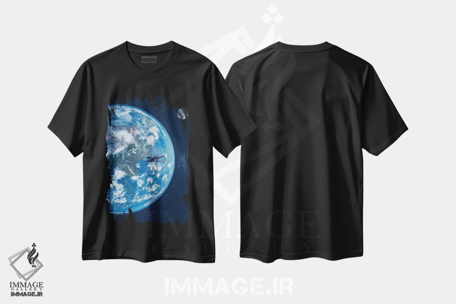 تیشرت مشکی طرح دار Moon And Spaceship,زمین، ماه و سفینه فضایی، هنر دیجیتال اثر جن زد | فروشگاه ایماژ