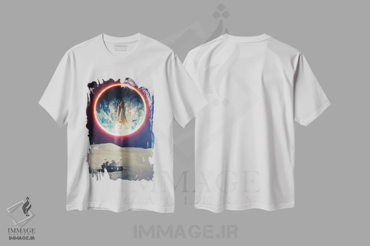 تیشرت سفید طرح دار ماموریت موشکی به ماه و فضانورد، هنر دیجیتال اثر جن زد | فروشگاه ایماژ