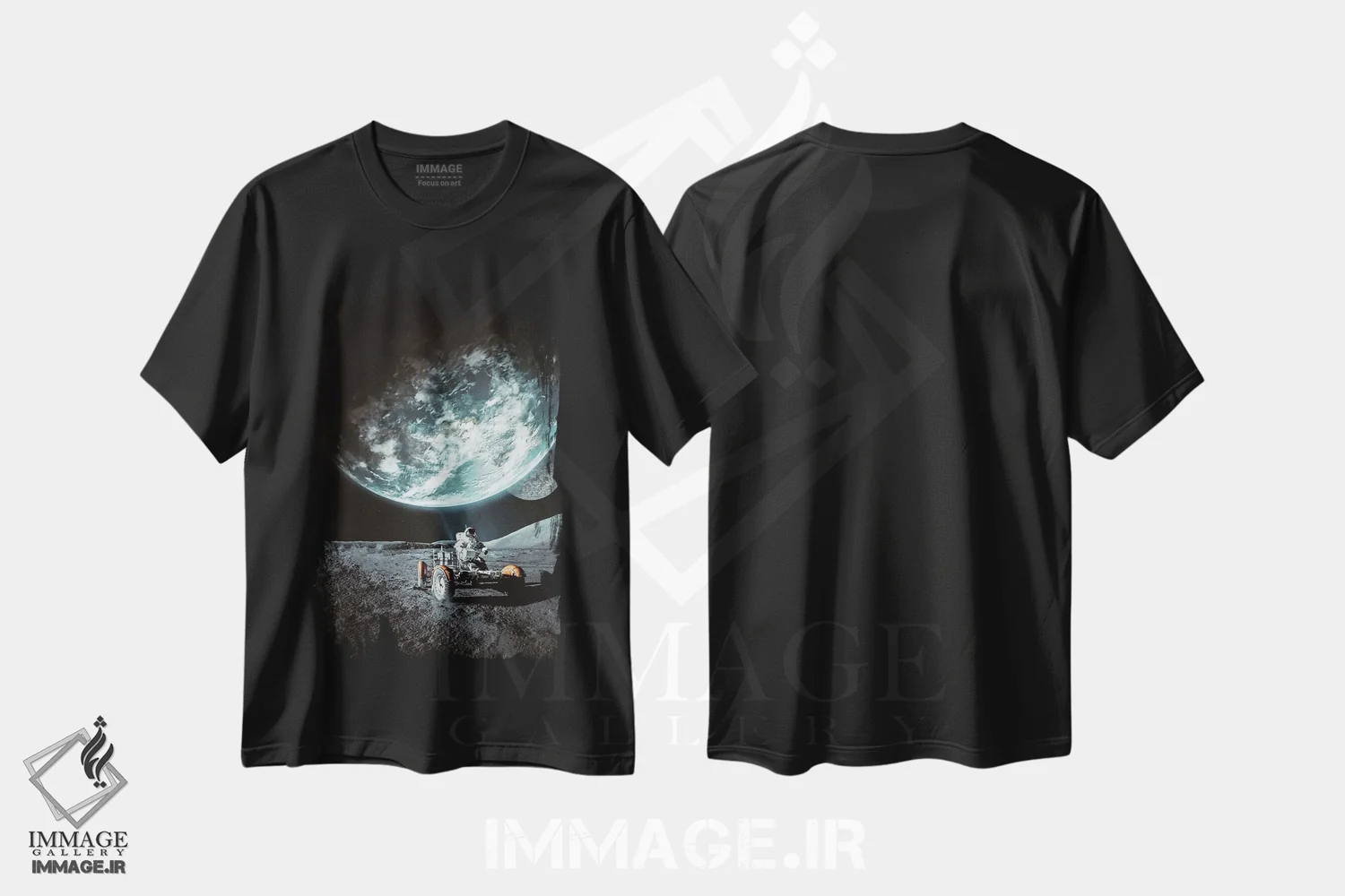 تیشرت مشکی طرح دار فضانورد سوار بر چهارچرخ روی سطح ماه، هنر دیجیتال اثر جن زد | فروشگاه ایماژ