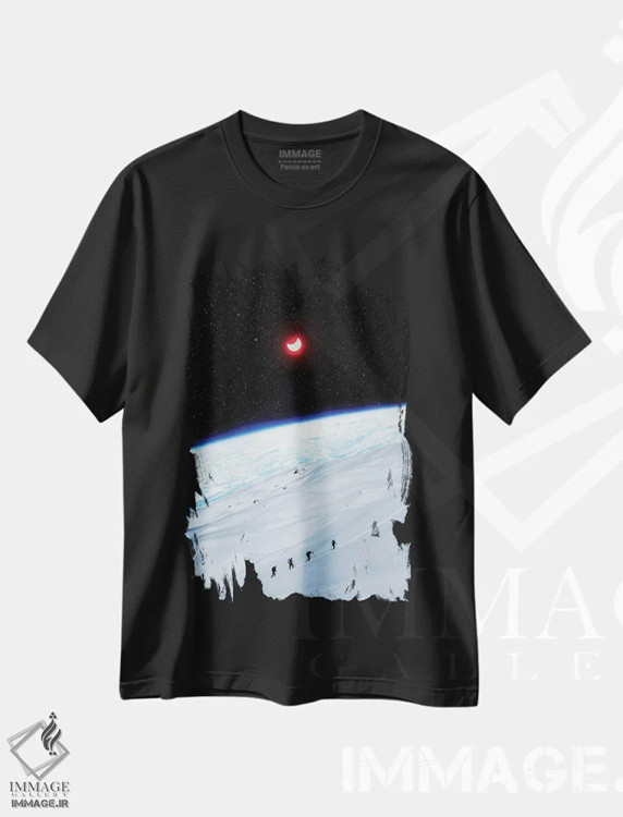 تیشرت مشکی طرح دار صعود به کوه فضایی، هنر دیجیتال اثر جن زد | immage.ir