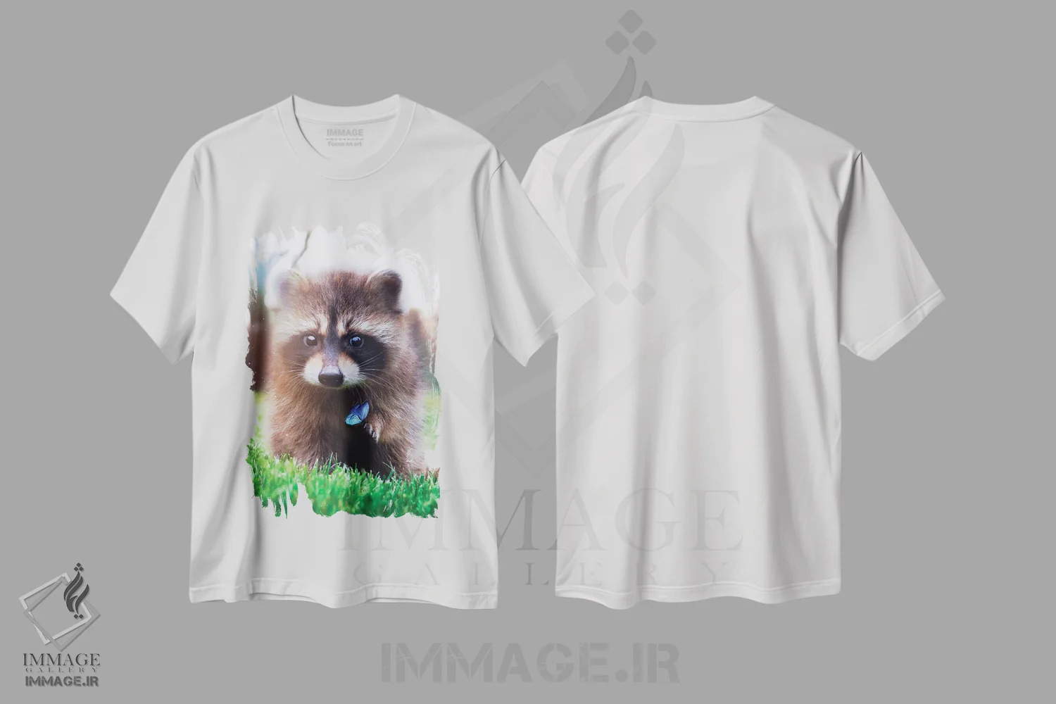 تیشرت سفید طرح دار راکن میان چمن سبز و پروانه آبی، هنر دیجیتال اثر جن زد | immage.ir