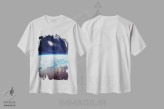 تیشرت سفید طرح دار گشت موج سوار بر ساحل فضایی زمین، هنر دیجیتال اثر جن زد | immage.ir