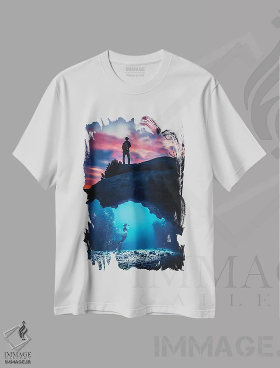 تیشرت سفید طرح دار غواصی زیر بستر دریا و غروب سرخ، هنر دیجیتال اثر جن زد | immage.ir