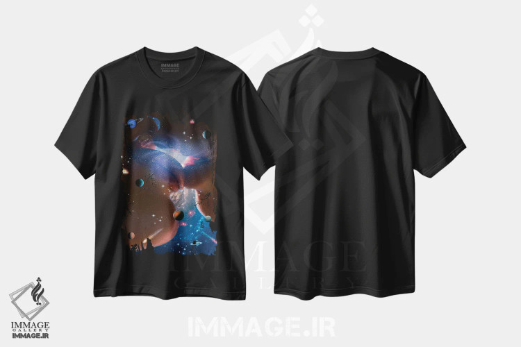 تیشرت مشکی طرح دار بوسه عاشقان فضایی، هنر دیجیتال اثر جن زد | immage.ir