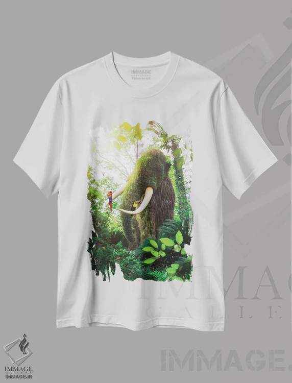 تیشرت سفید طرح دار ماموت سبزیجاتی در جنگل گرمسیری، عکاسی ترکیبی اثر جن زد | immage.ir