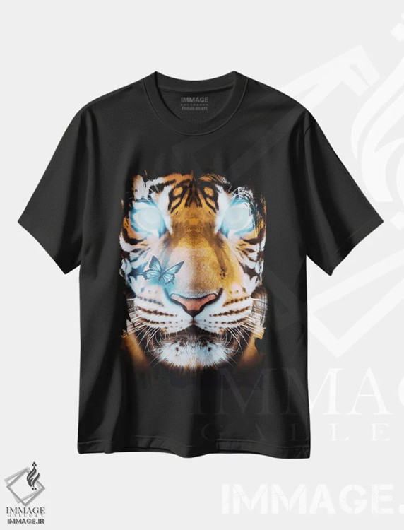 تیشرت مشکی طرح دار ببر با چشمان آبی و پروانه زیبا، عکاسی ترکیبی اثر جن زد | فروشگاه ایماژ