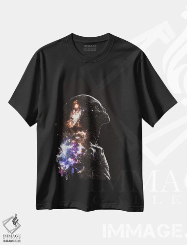 تیشرت مشکی طرح دار بیگانه استاد کائنات و ستارگان، عکاسی ترکیبی اثر جن زد | فروشگاه ایماژ