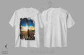 تیشرت سفید طرح دار فضانورد منتظر شروع پرتاب موشک، تزئینی اثر جن زد | immage.ir