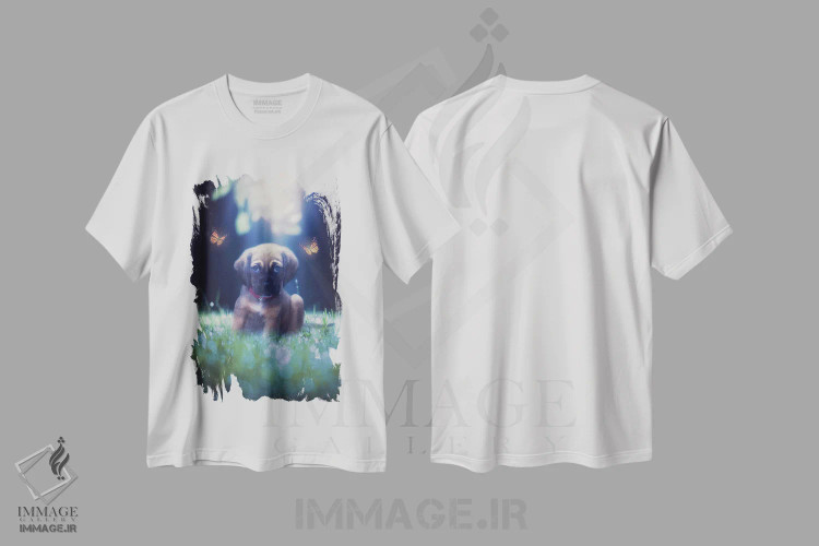 تیشرت سفید طرح دار سگ بانمک با پروانه های نارنجی، تزئینی اثر جن زد | immage.ir