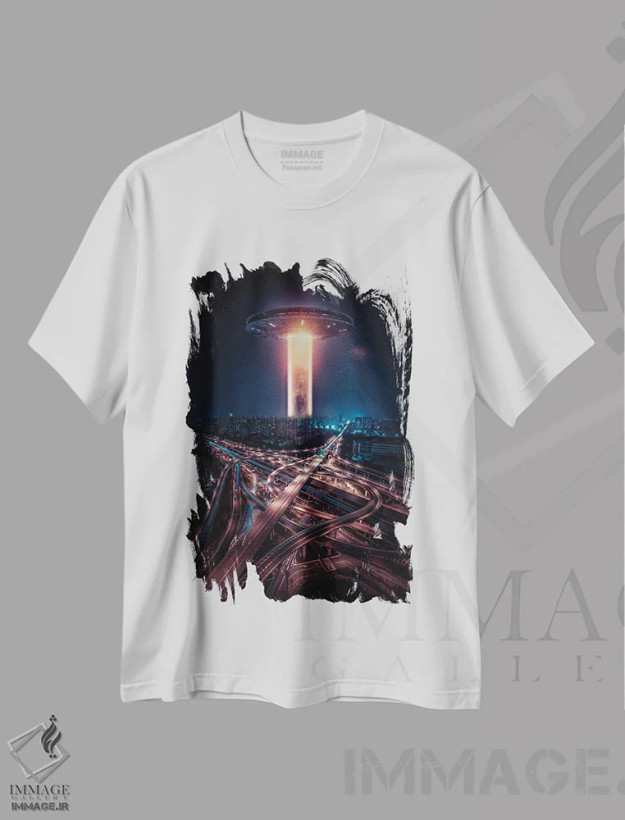 تیشرت سفید طرح دار حمله سفینه فرازمینی به شهر، تزئینی اثر جن زد | فروشگاه ایماژ