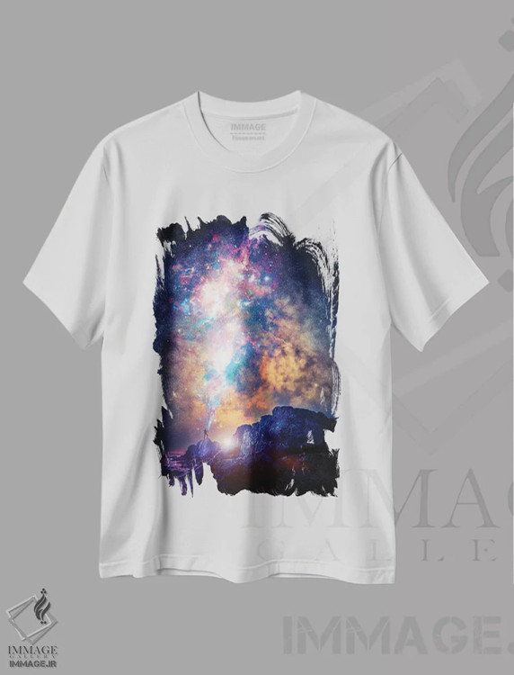 تیشرت سفید طرح دار نواختن ساکسیفون کهکشانی، تزئینی اثر جن زد | immage.ir