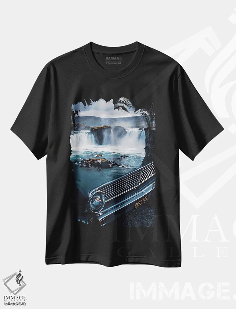 تیشرت مشکی طرح دار خودروی کلاسیک و آبشار سبز، عکاسی ترکیبی اثر جن زد | immage.ir
