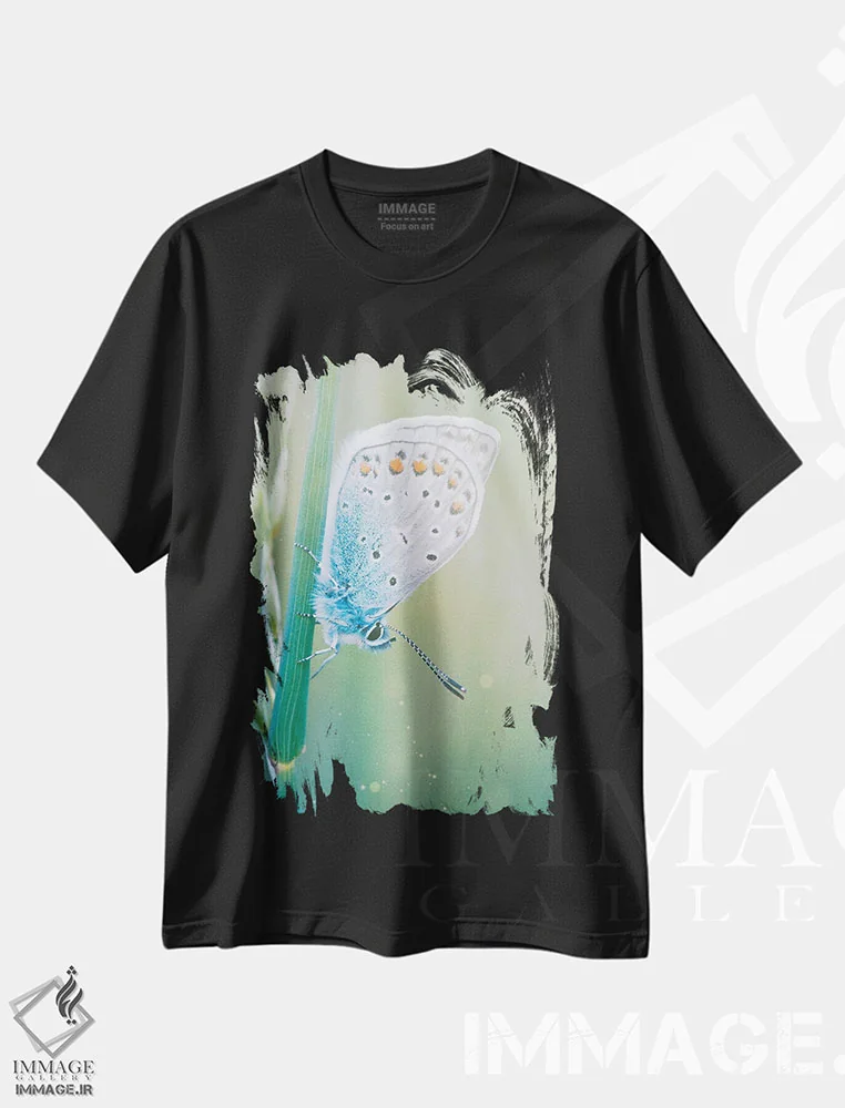 تیشرت مشکی طرح دار پروانه آبی و طبیعت سبز، هنر دیجیتال اثر جن زد | فروشگاه ایماژ
