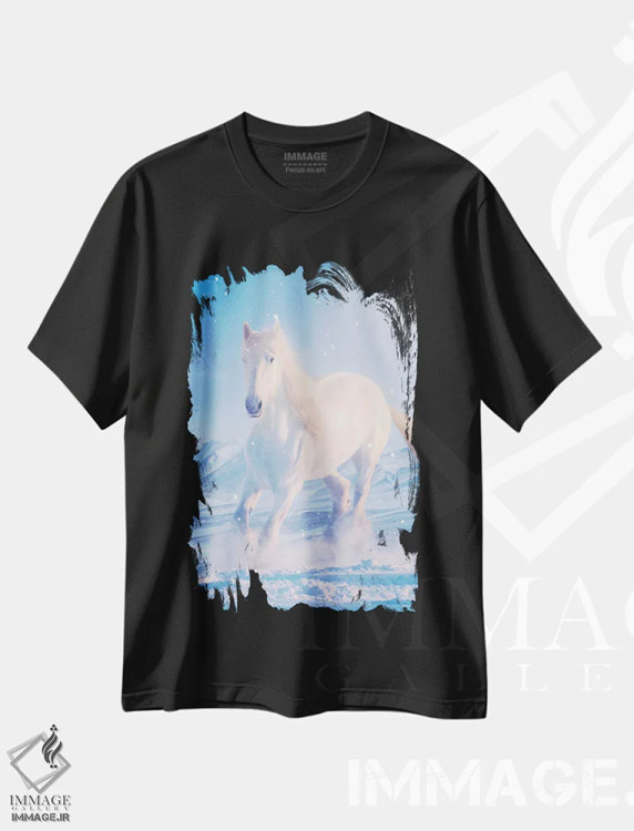 تیشرت مشکی طرح دار اسب سفید در برف، هنر دیجیتال اثر جن زد | immage.ir