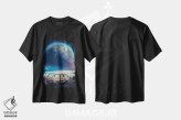 تیشرت مشکی طرح دار ون کمپ ماجراجویی قابل مشاهده روی سیاره، تزئینی اثر جن زد | فروشگاه ایماژ