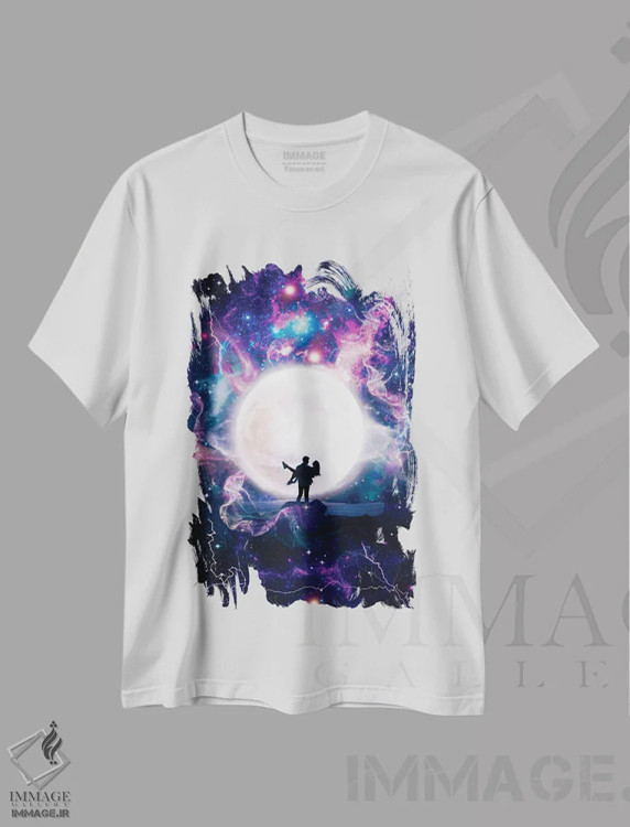 تیشرت سفید طرح دار سیلوئت زوج عاشق در فضا، تزئینی اثر جن زد | فروشگاه ایماژ