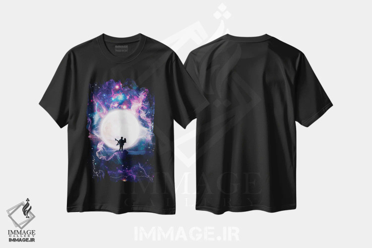 تیشرت مشکی طرح دار سیلوئت زوج عاشق در فضا، تزئینی اثر جن زد | immage.ir