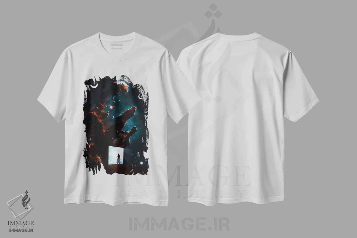 تیشرت سفید طرح دار دروازه ای به جهان دیگر؛ سحابی و ماه ها، تزئینی اثر جن زد | فروشگاه ایماژ