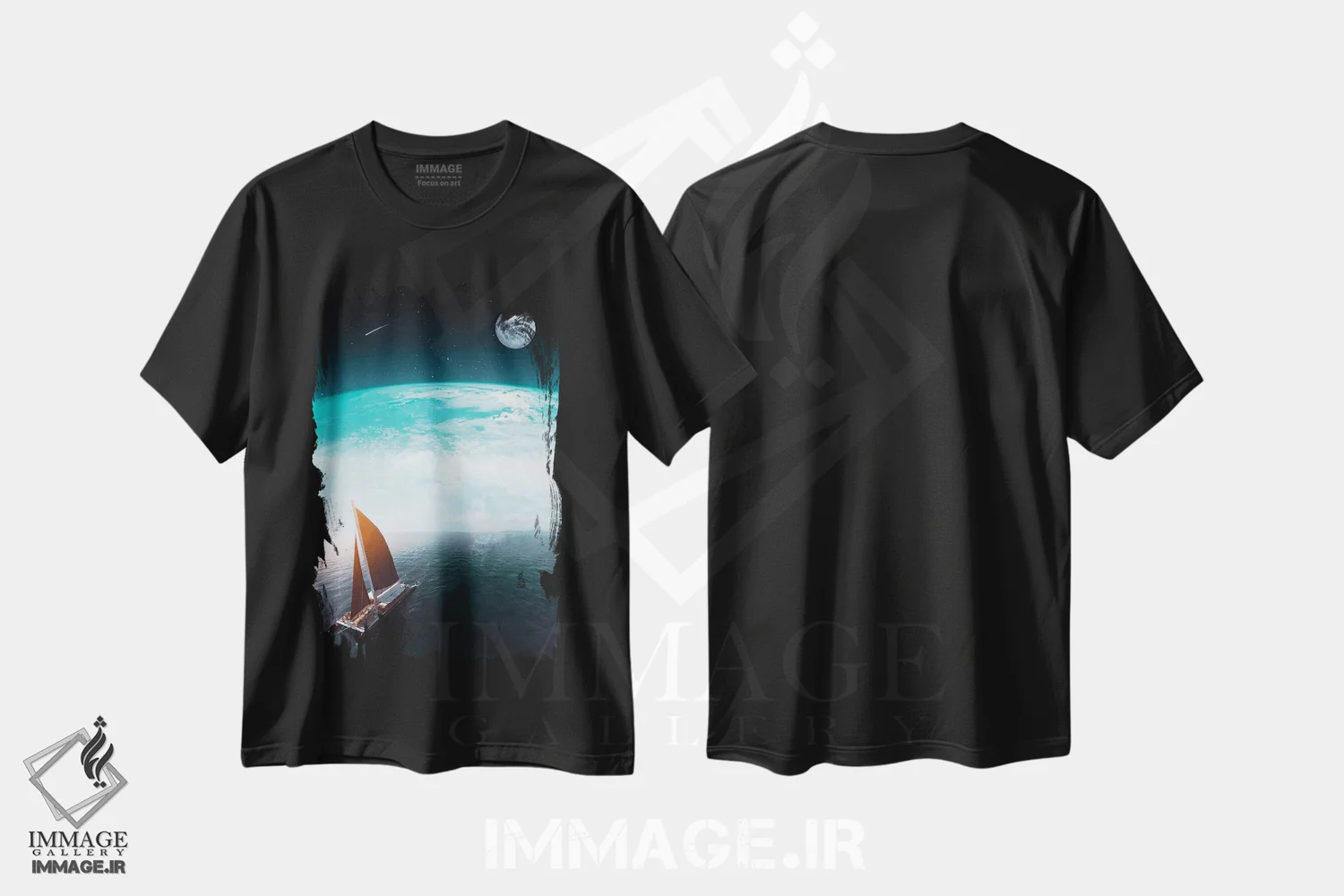 تیشرت مشکی طرح دار قایق روی اقیانوس سیاره آبی، عکاسی ترکیبی اثر جن زد | immage.ir