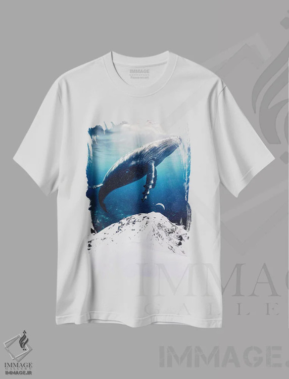 تیشرت سفید طرح دار نهنگ آبی عظیم بر فراز کوه های برفی، هنر دیجیتال اثر جن زد | immage.ir