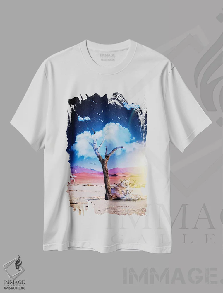 تیشرت سفید طرح دار درخت ابری و خانواده شیر زیر شب پرستاره، هنر دیجیتال اثر جن زد | فروشگاه ایماژ