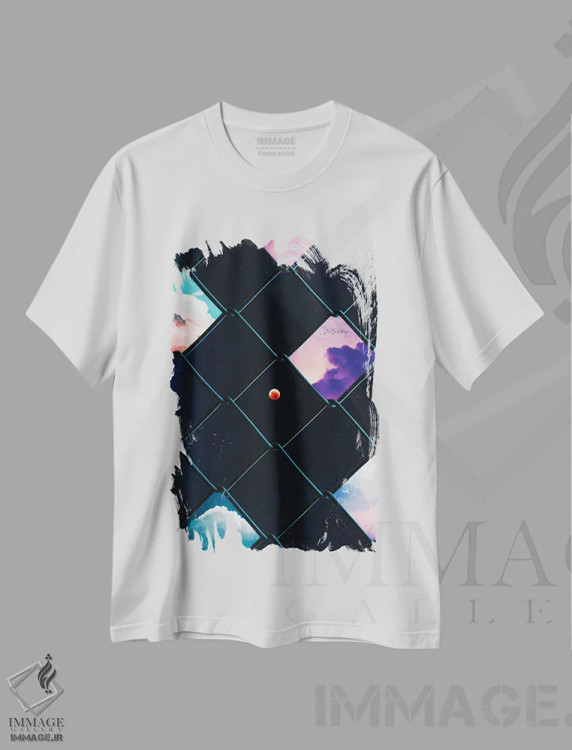 تیشرت سفید طرح دار توری و آسمان شاعرانه با ماه نارنجی، هنر دیجیتال اثر جن زد | immage.ir