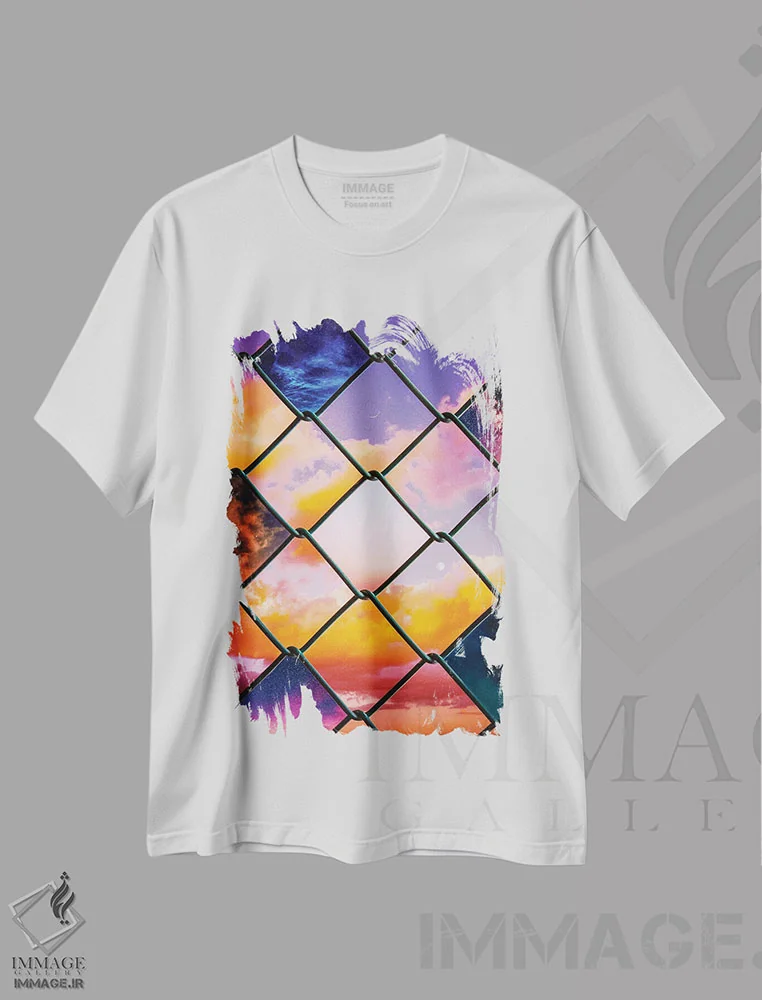 تیشرت سفید طرح دار آزادی آسمان ها در شب و روز، عکاسی ترکیبی اثر جن زد | فروشگاه ایماژ