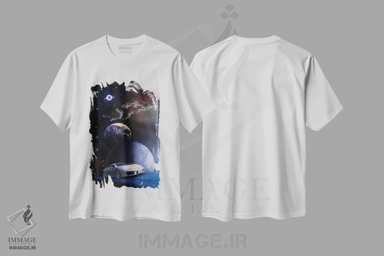 تیشرت سفید طرح دار خودروی ورزشی در جاده ای به سوی فضای بی نهایت، تزئینی اثر جن زد | immage.ir