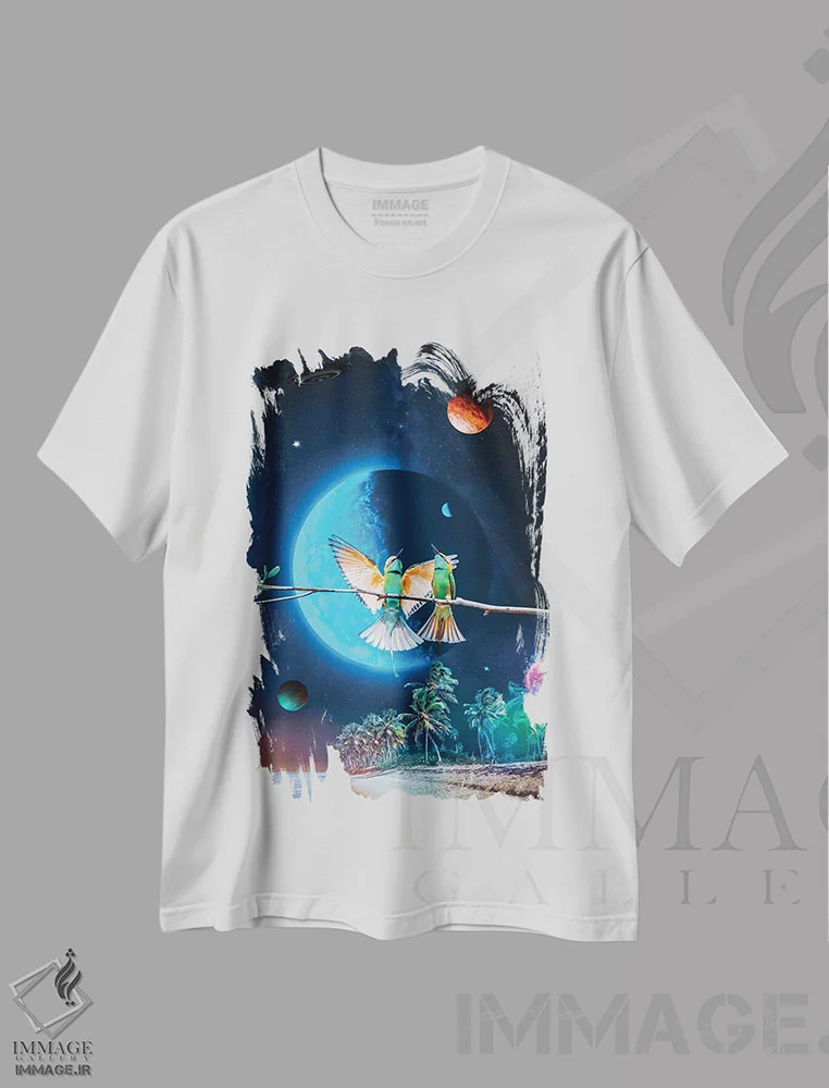 تیشرت سفید طرح دار پرندگان بر ساحل گرمسیری و آسمان پرستاره فضا، تزئینی اثر جن زد | فروشگاه ایماژ