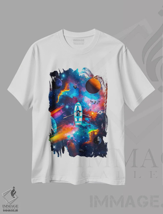 تیشرت سفید طرح دار قایقرانی در اقیانوسی از کهکشان ها و سیارات، عکاسی ترکیبی اثر جن زد | فروشگاه ایماژ