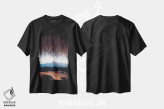 تیشرت مشکی طرح دار جنگل سورئال وارونه در بیابان، عکاسی ترکیبی اثر جن زد | فروشگاه ایماژ